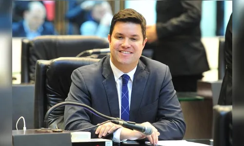 Ratinho Junior anuncia deputado Guto Silva para chefia da Casa Civil