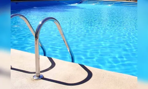 Bebê de 10 meses se afoga em piscina e é ressuscitado após ficar duas horas sem sinais vitais