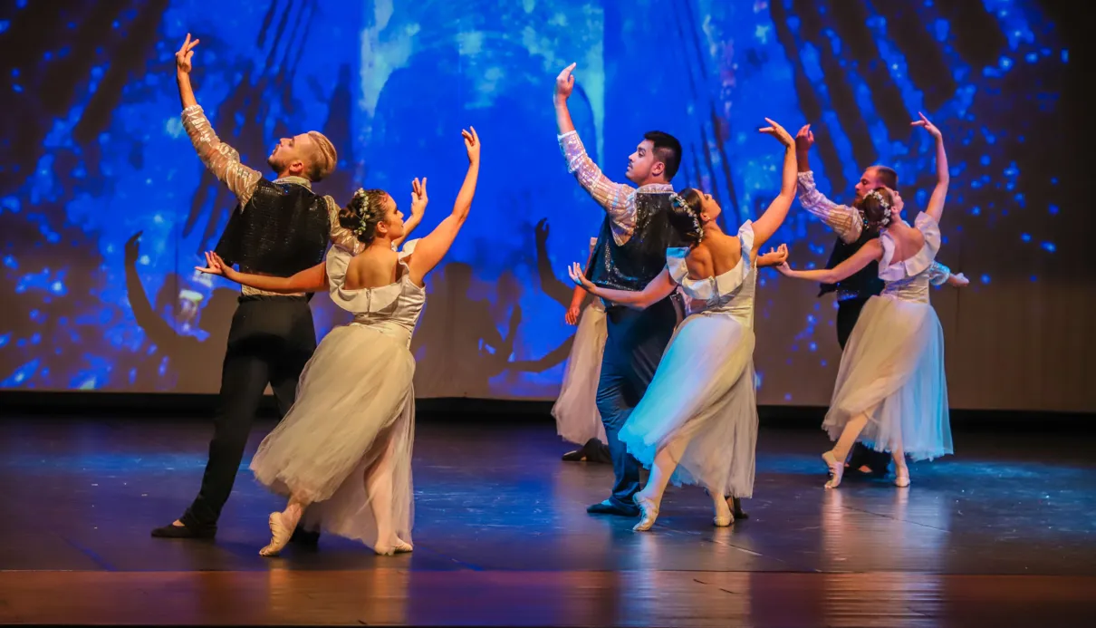 Apresentações da Escola Municipal de Dança lotam Cine Teatro Fênix