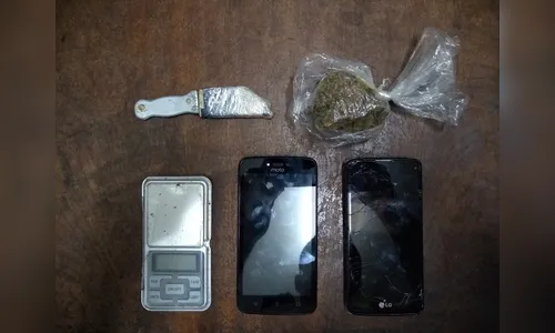 PM prende mais dois jovens por tráfico de drogas
