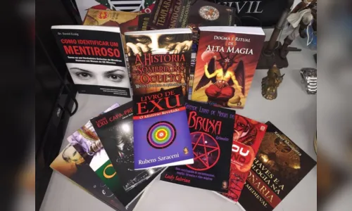 
							Dentista serial killer que assassinou concorrentes guardava livros sobre a mente humana
						
						