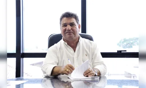 
							Prefeito empossa novos servidores públicos
						
						