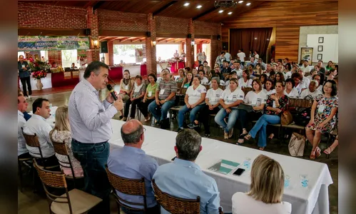Paraná Projetos entrega plano de desenvolvimento do Vale do Ivaí