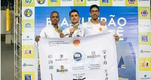 Os atletas Thiago, Jeferson e Guilherme trouxeram medalhas para Apucarana - Foto: Divulgação
