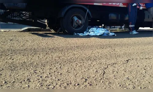 Idoso morre atropelado por caminhão na manhã desta quinta-feira