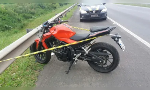 
							Cavalo solto na pista provoca acidente com quatro veículos e causa uma morte
						
						