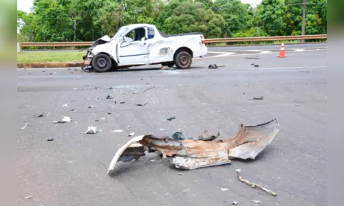 
							Acidente próximo ao Trópico de Capricórnio envolve GM Montana e caminhão
						
						
