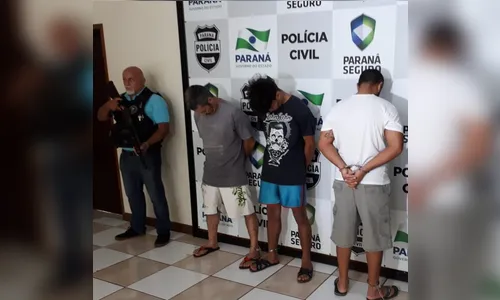 Pai e filho são presos sob suspeita de assassinar dono de bar e balear cliente em Apucarana
