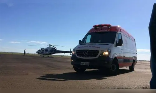 Jovem que ateou fogo no corpo é transferido para Londrina