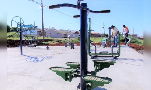 Aparelhos de ginástica são instalados em ATI do Conjunto Araucária