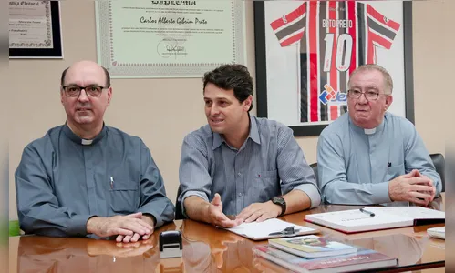 Vice-prefeito acolhe novo bispo de Apucarana