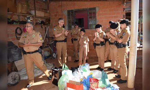 Garoto em carta a Papai Noel pede farda militar, e ganha presente dos policiais