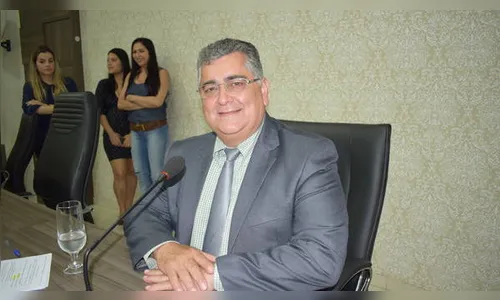 Eder Bueno é eleito novo presidente da Câmara de Ivaiporã