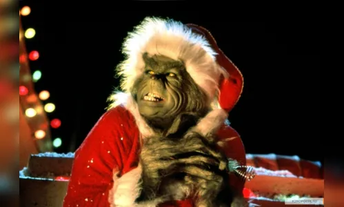 
							Max, traga minha capa. O Grinch.
						
						