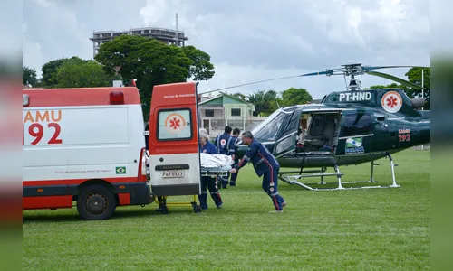 Rapaz é resgatado após cair de cachoeira e ser arrastado por 30 metros 