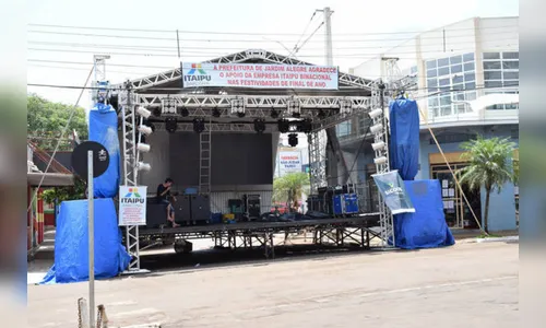 Prefeitura de Jardim Alegre promove show de fim de ano