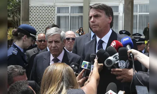 Bolsonaro sanciona lei que permite faltar à aula por motivo religioso