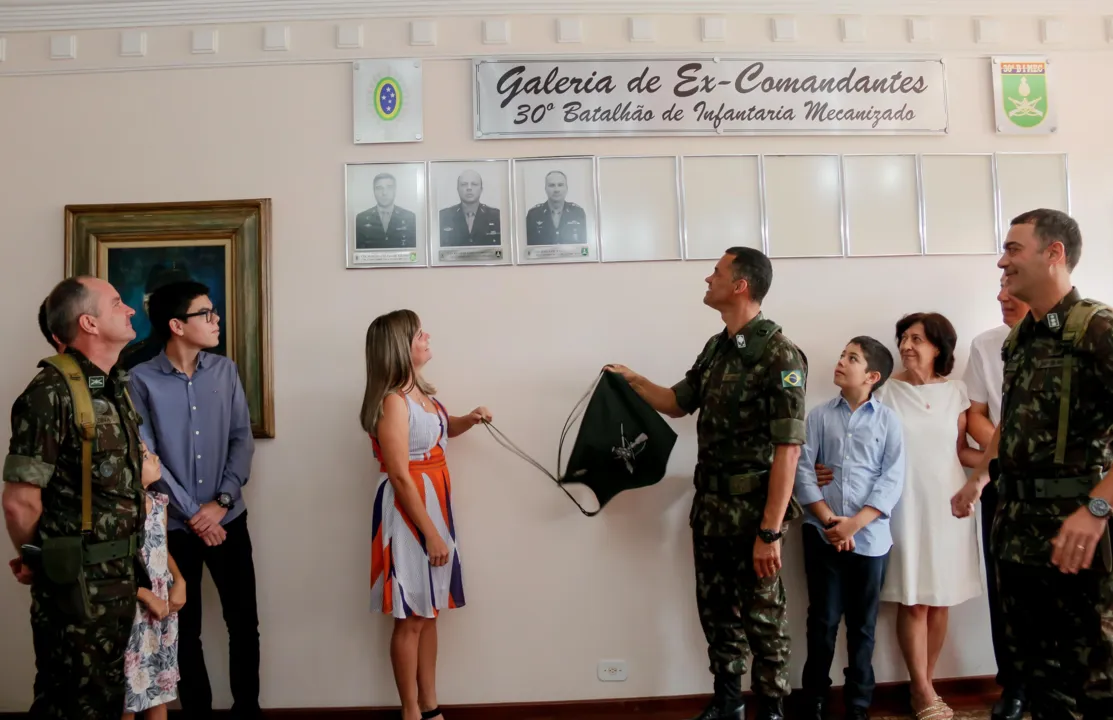 A cerimônia foi presidida pelo general Roberth Alexandre Eickhoff, comandante da 15ª Brigada de Infantaria Mecanizada, sediada em Cascavel e da qual o 30º BIMec é subordinado. (Foto: Edson Denobi)