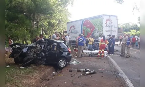 Avô e netos de 7 e 11 anos morrem em acidente na PR-445