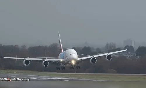 Vídeo mostra aterrissagem turbulenta do maior avião comercial do mundo