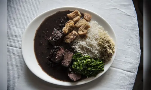 Tamanho exagerado de porções em restaurantes contribui para obesidade