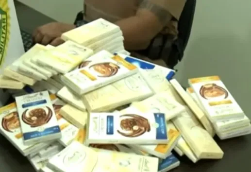 Duas mulheres foram presas após furto de quase R$ 2 mil em chocolates de supermercado - Imagem: Reprodução/RicTV