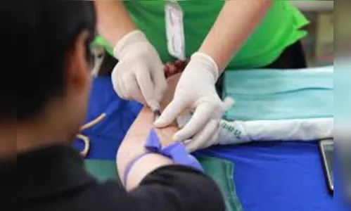 Agência tem vagas para cuidador de idosos e enfermeira