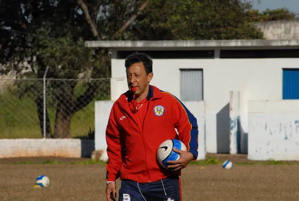 Lorival Santos foi técnico do Roma Esporte Apucarana no Campeonato Brasileiro da Série C em 2007 - Foto: Arquivo/TN