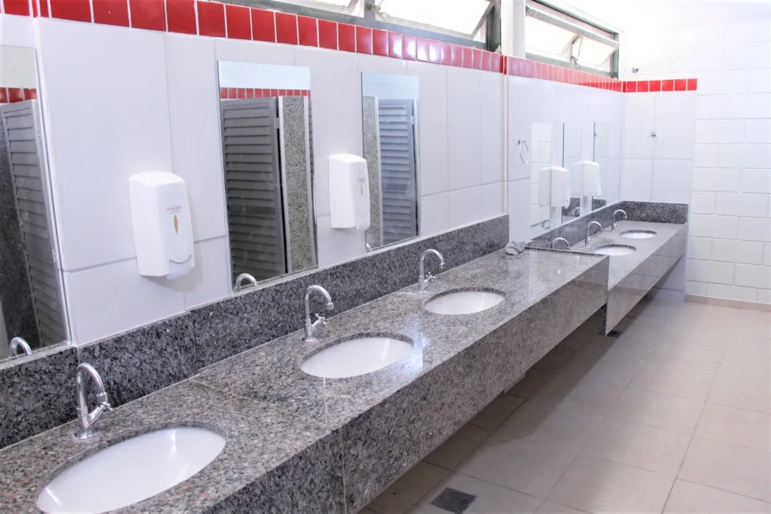 Seodur finaliza obra em banheiros de Escolas no Jardim Lorena e Conjunto Tropical