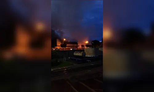 Incêndio atinge barracão em construção