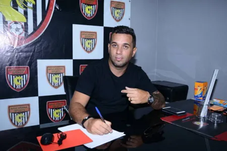 O presidente Douglas Rodrigues de Lima, do Apucarana, completou um ano na direção do clube - Foto: TNonline