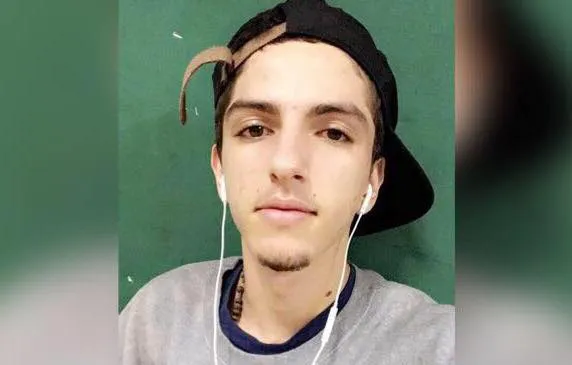 Jovem de 18 anos morre afogado em praia no Paraná