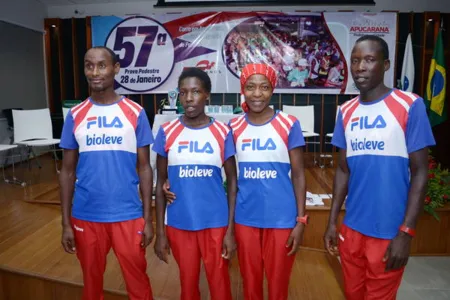 Os atletas africanos, da equipe Coquinho/Fila/Bioleve, voltam a ser atrações na Prova Pedestre 28 de Janeiro - Foto: Sérgio Rodrigo