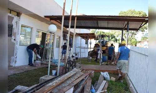 Voluntários trocam férias por trabalho em CMEI de Lunardelli