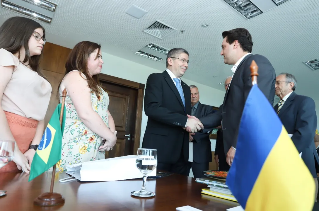 Ucrânia quer fortalecer parceria em educação com o Paraná
