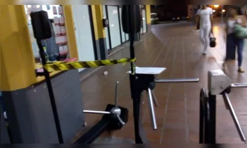 Torcedores de Athletico e Coritiba entram em confronto em terminais de ônibus