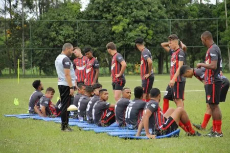 Na primeira fase da Segundona, o Apucarana Sports disputa quatro jogos no Estádio Olímpio Barreto e cinco fora de casa - Foto: www.oesporte.com.br