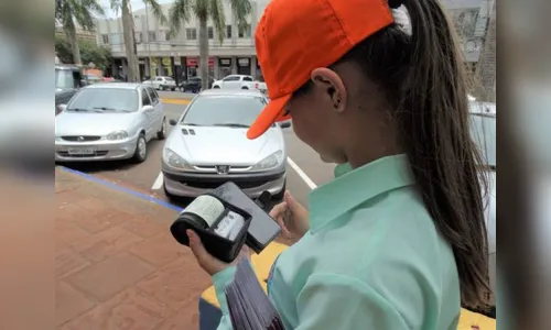 Arapongas retoma Estacionamento Rotativo com totens de autoatendimento
