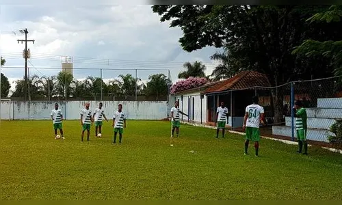 Arapongas Esporte Clube inicia treinos com oito jogadores