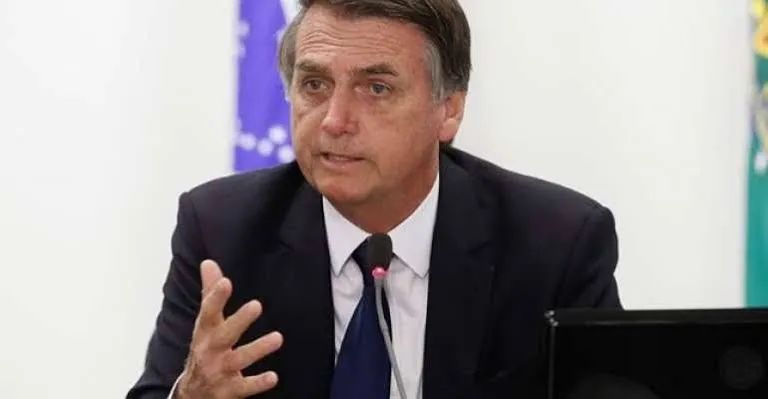 Bolsonaro concede indulto a presos com doenças graves