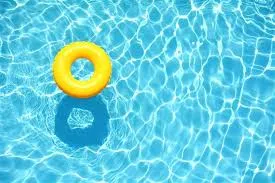 Crea-PR alerta para instalação de piscina em residência