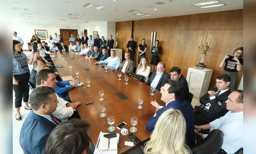 Governador recebe prefeitos da Amepar