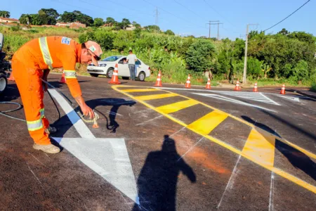 O investimento que atende diversos pontos da cidade, dos bairros ao centro, é feito com recursos arrecadados com as notificações e multas de trânsito (Foto: Profeta/Edson Denobi)