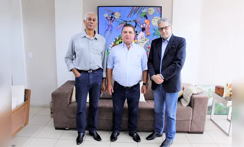 Sérgio Onofre reúne equipe e apresenta dois novos secretários