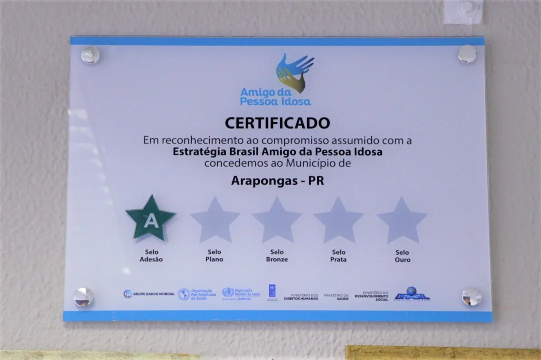 Arapongas recebe certificado “Estratégia Brasil Amigo da Pessoa Idosa”