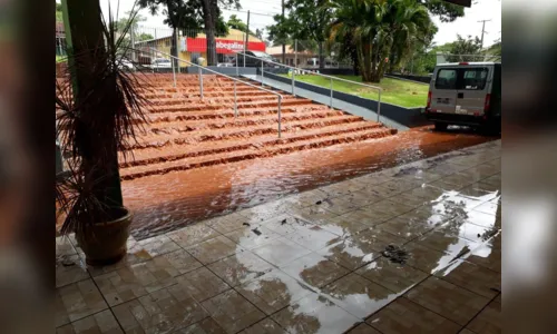 
							Temporal causa alagamentos, destelhamentos e quedas de árvores em Kaloré
						
						