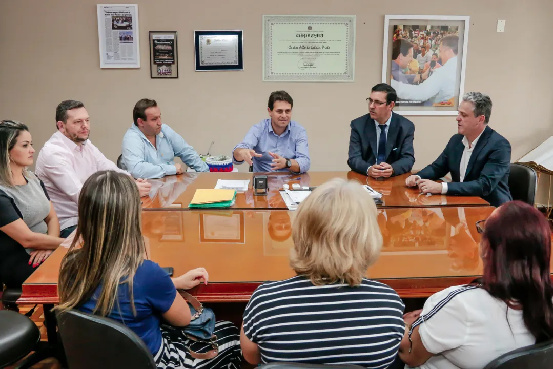 ​O acordo foi fechado após algumas semanas de negociação e beneficia todos os cerca de 3 mil servidores, funcionários efetivos e comissionados, da administração direta e autarquias (Foto: Edson Denobi)