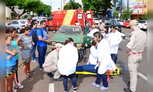 Forças de segurança fazem simulação de acidente no centro de Apucarana