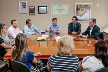 ​O acordo foi fechado após algumas semanas de negociação e beneficia todos os cerca de 3 mil servidores, funcionários efetivos e comissionados, da administração direta e autarquias (Foto: Edson Denobi)