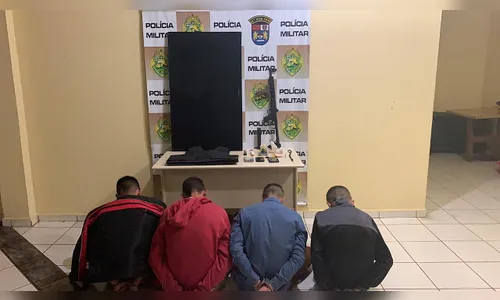 Quatro suspeitos são presos com submetralhadora em Faxinal